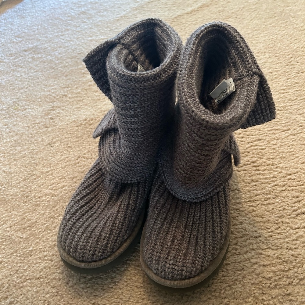 Gray Knitted Uggs. Size 8.